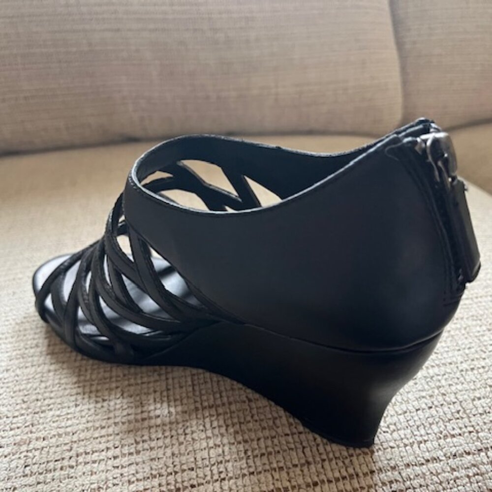 Eileen Fisher Vero Cuoio Strappy Zip Back Sandals - size 6.5 - never worn - Picture 4 of 5